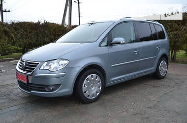 Минивэн Volkswagen Touran 2008 в Гадяче