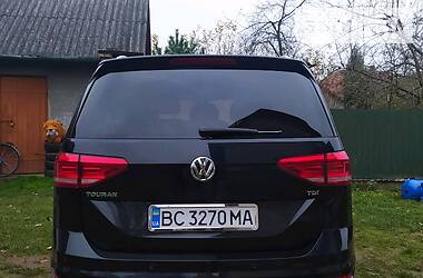 Мікровен Volkswagen Touran 2016 в Стрию