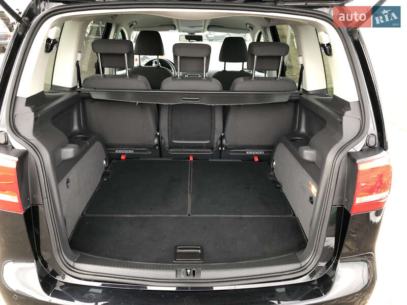 Минивэн Volkswagen Touran 2010 в Каменец-Подольском