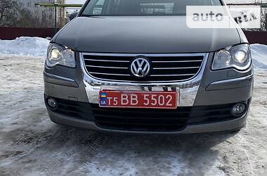 Минивэн Volkswagen Touran 2009 в Житомире