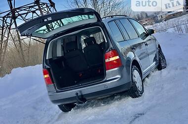 Минивэн Volkswagen Touran 2005 в Дрогобыче