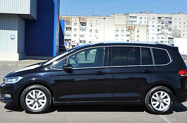 Мінівен Volkswagen Touran 2016 в Києві