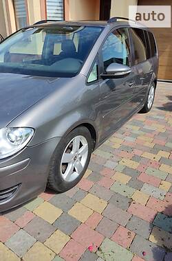 Мінівен Volkswagen Touran 2010 в Луцьку