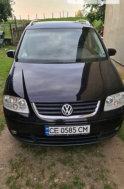 Седан Volkswagen Touran 2006 в Герце