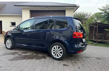 Минивэн Volkswagen Touran 2012 в Бучаче