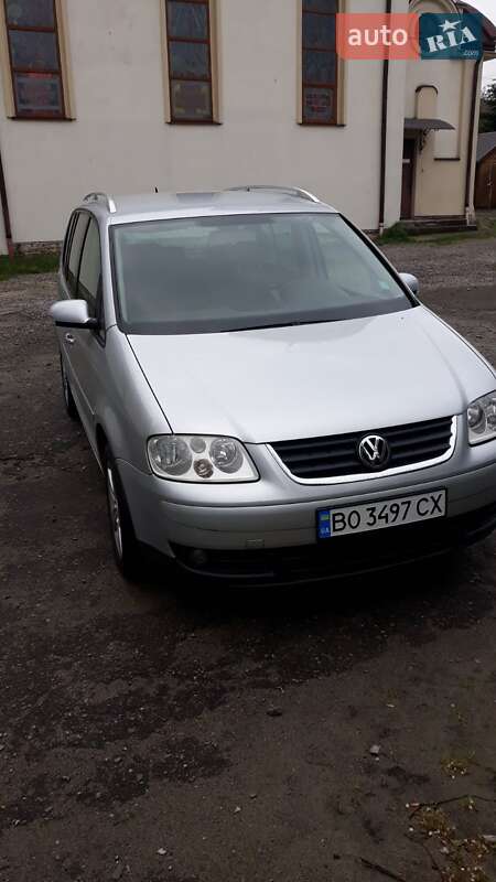 Минивэн Volkswagen Touran 2004 в Львове