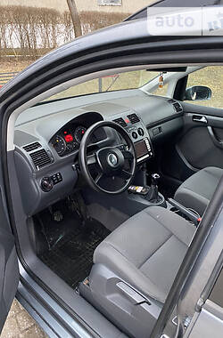 Минивэн Volkswagen Touran 2004 в 