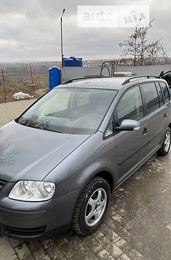 Минивэн Volkswagen Touran 2004 в 