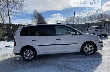 Минивэн Volkswagen Touran 2010 в Кременце