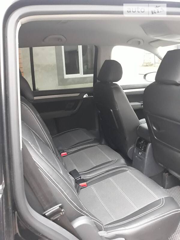 Минивэн Volkswagen Touran 2009 в Львове