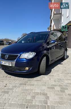 Минивэн Volkswagen Touran 2008 в Ратным