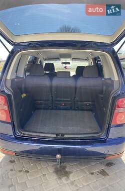 Минивэн Volkswagen Touran 2008 в 