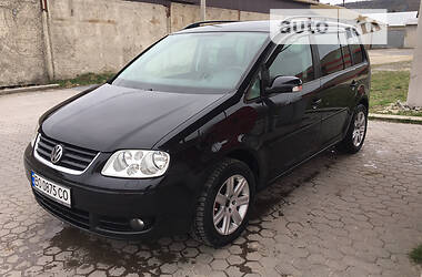 Минивэн Volkswagen Touran 2005 в 