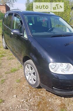 Минивэн Volkswagen Touran 2005 в Черновцах