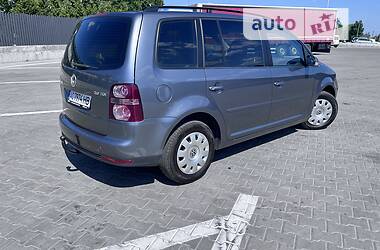 Минивэн Volkswagen Touran 2007 в Рожище