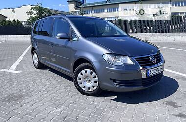 Минивэн Volkswagen Touran 2007 в Рожище