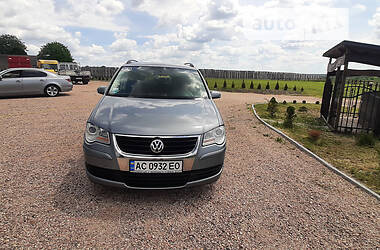 Минивэн Volkswagen Touran 2009 в Луцке