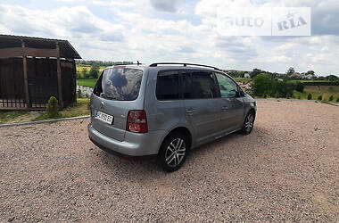 Минивэн Volkswagen Touran 2009 в Луцке