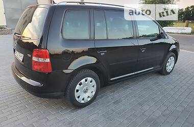 Минивэн Volkswagen Touran 2004 в Сарнах