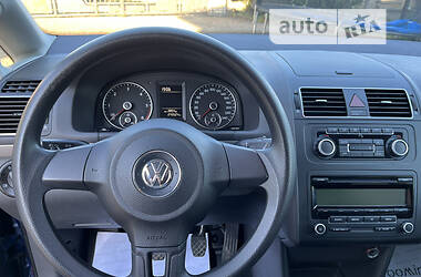 Мінівен Volkswagen Touran 2010 в Чернівцях