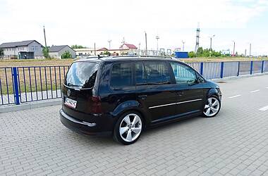 Минивэн Volkswagen Touran 2007 в Нововолынске