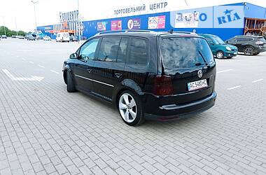 Минивэн Volkswagen Touran 2007 в Нововолынске