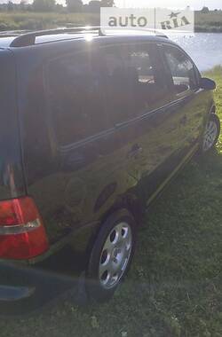 Универсал Volkswagen Touran 2003 в Ровно