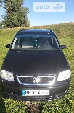 Универсал Volkswagen Touran 2003 в Ровно