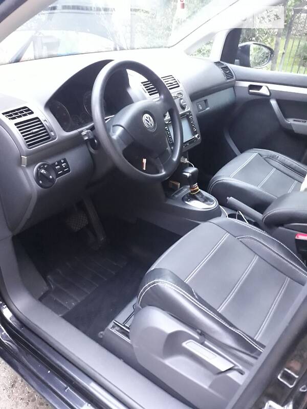 Минивэн Volkswagen Touran 2009 в Львове