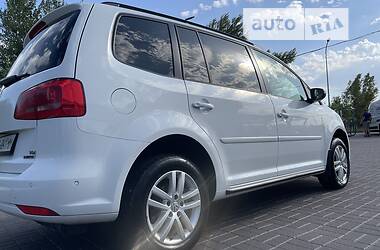 Микровэн Volkswagen Touran 2014 в Киеве