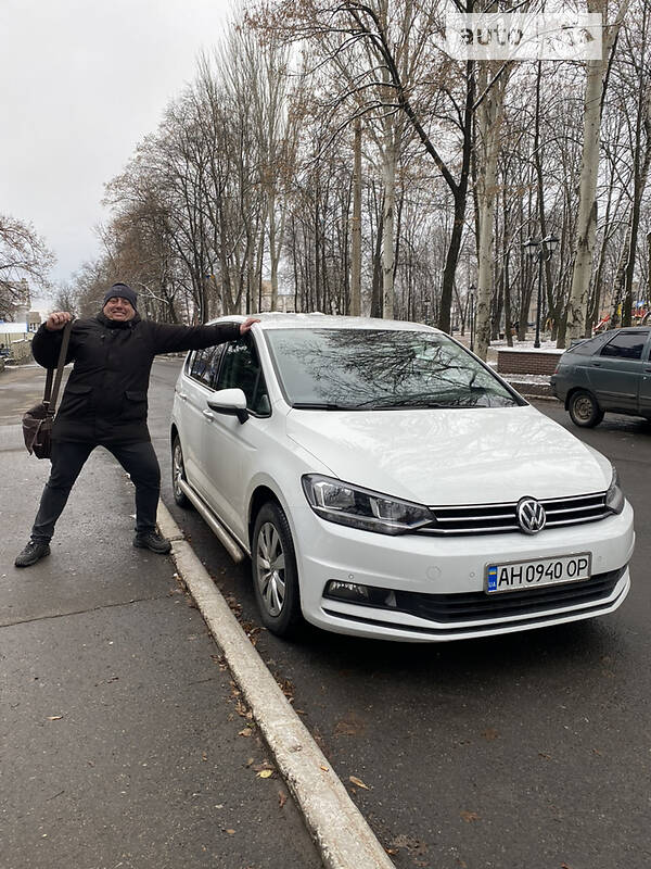 Микровэн Volkswagen Touran 2017 в Киеве