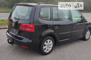 Универсал Volkswagen Touran 2011 в Черновцах