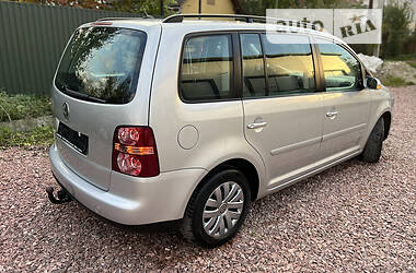 Минивэн Volkswagen Touran 2006 в Дрогобыче