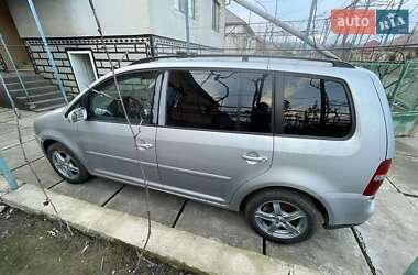 Минивэн Volkswagen Touran 2005 в Хусте