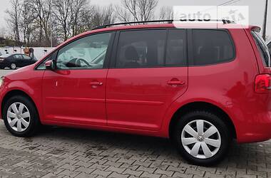 Універсал Volkswagen Touran 2012 в Чернівцях