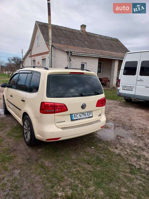Универсал Volkswagen Touran 2013 в Луцке фото 3 Универсал Volkswagen Touran 2013 в Луцке