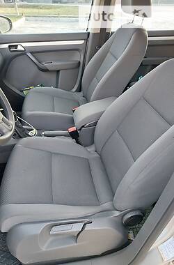 Универсал Volkswagen Touran 2012 в 