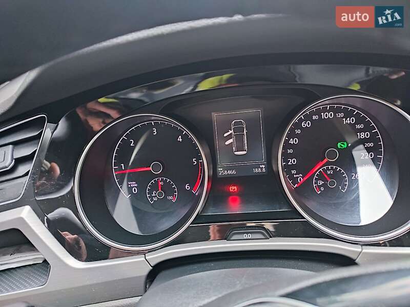 Мікровен Volkswagen Touran 2015 в Львові