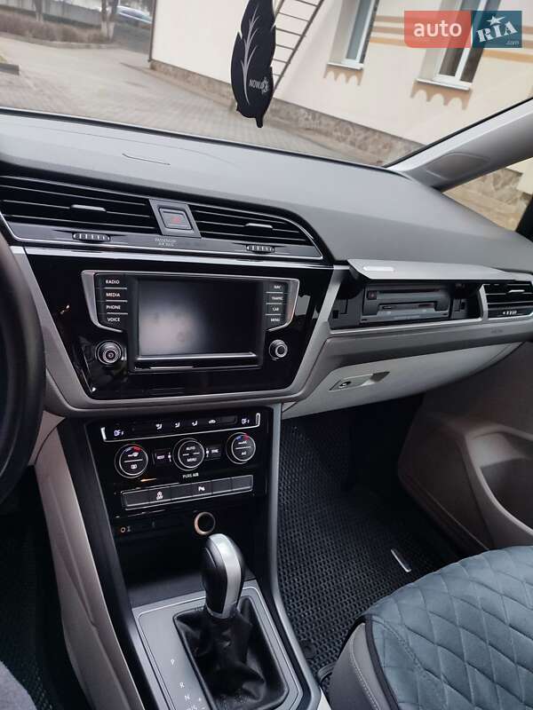 Мікровен Volkswagen Touran 2015 в Львові