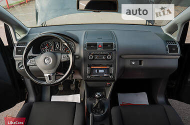 Микровэн Volkswagen Touran 2012 в Киеве