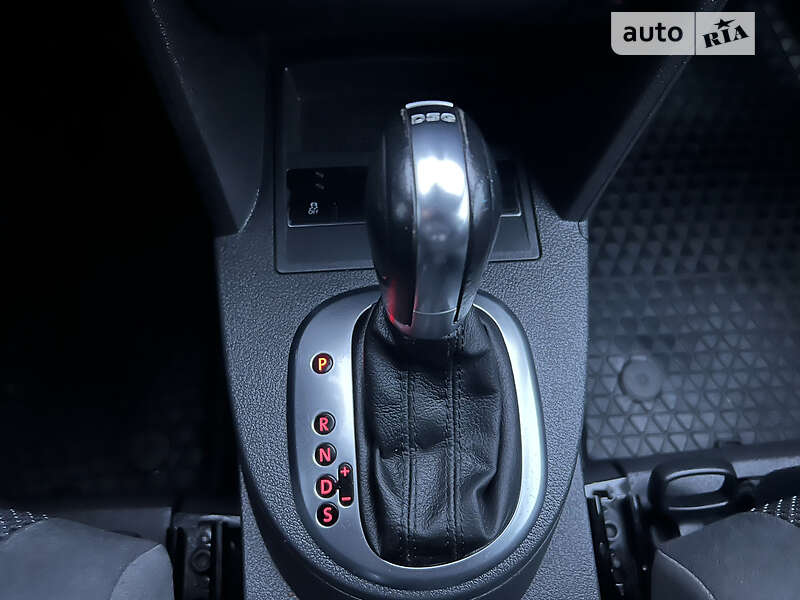 Минивэн Volkswagen Touran 2011 в Киеве