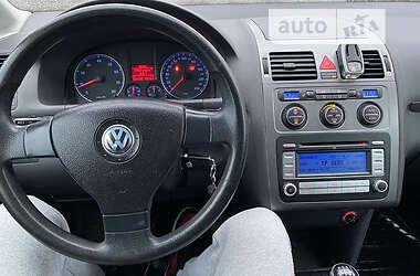 Универсал Volkswagen Touran 2007 в Коростене