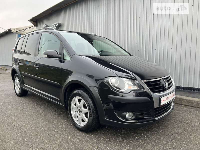 Минивэн Volkswagen Touran 2008 в Киеве