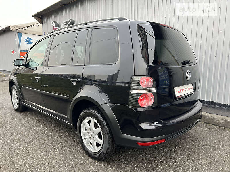 Минивэн Volkswagen Touran 2008 в Киеве