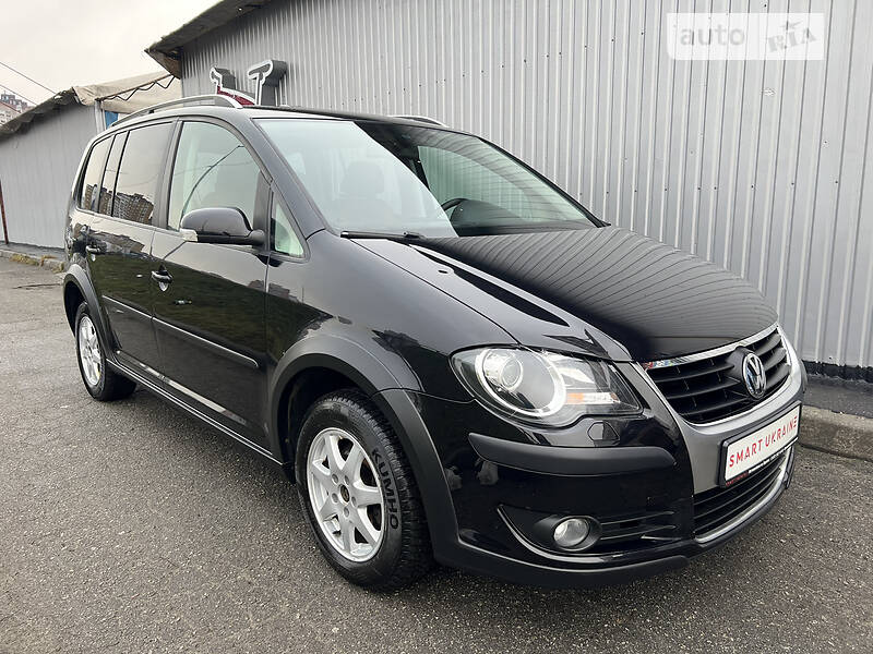 Минивэн Volkswagen Touran 2008 в Киеве