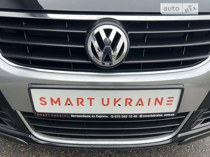 Минивэн Volkswagen Touran 2008 в Киеве