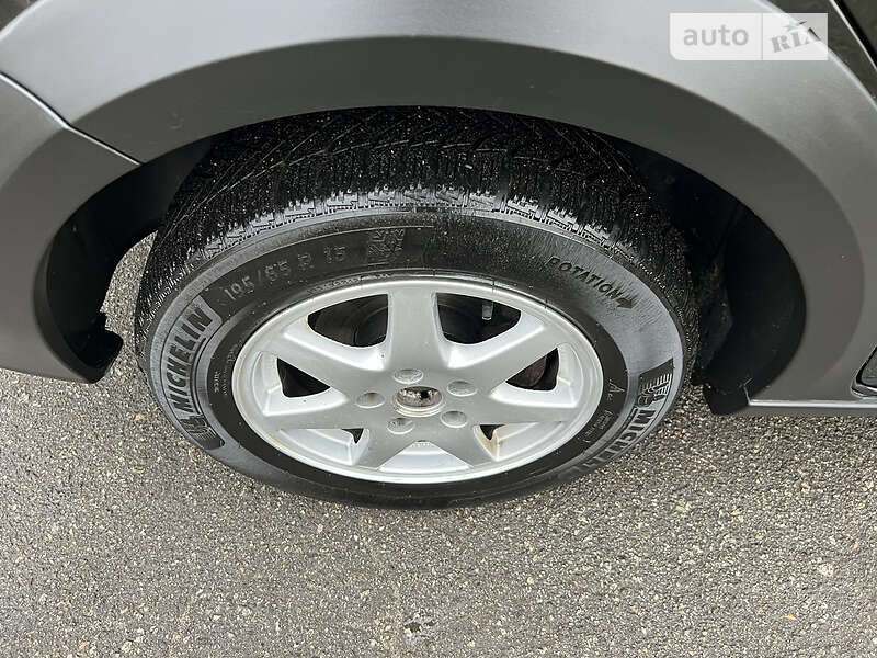 Минивэн Volkswagen Touran 2008 в Киеве