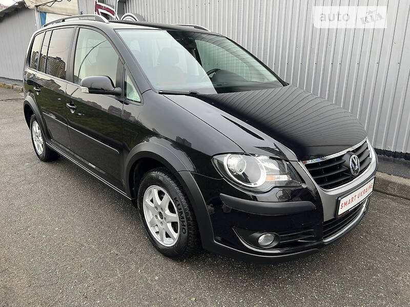 Минивэн Volkswagen Touran 2008 в Киеве