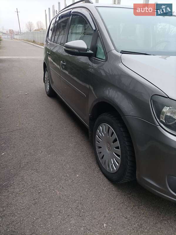 Минивэн Volkswagen Touran 2010 в Киеве фото 4 Минивэн Volkswagen Touran 2010 в Киеве