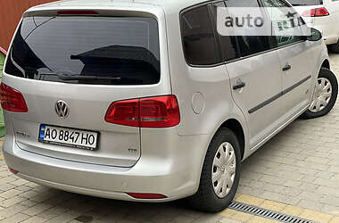 Мікровен Volkswagen Touran 2011 в Сваляві